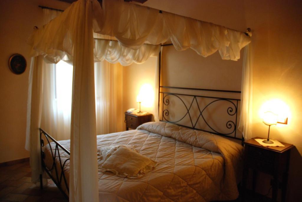 Locanda Le Logge Urbisaglia Esterno foto