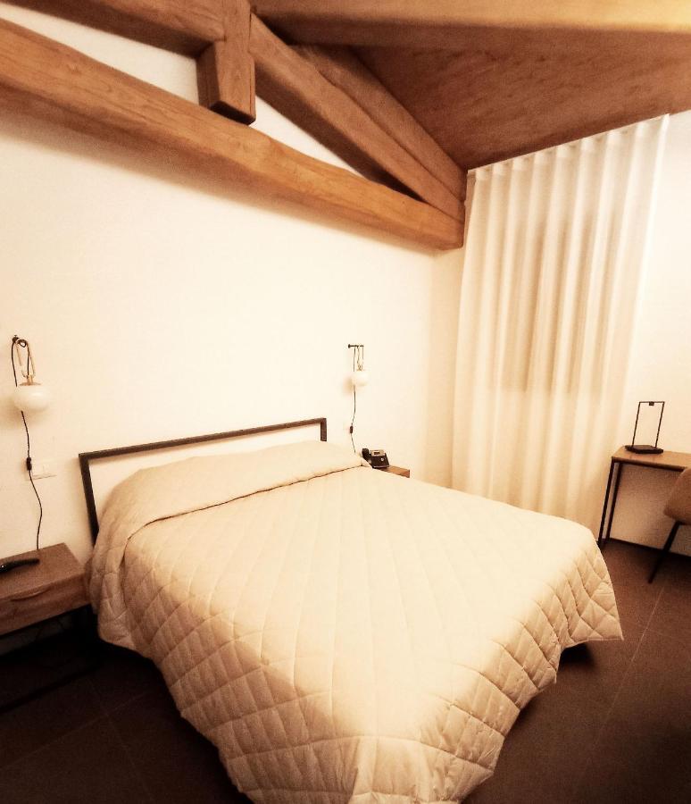 Locanda Le Logge Urbisaglia Esterno foto