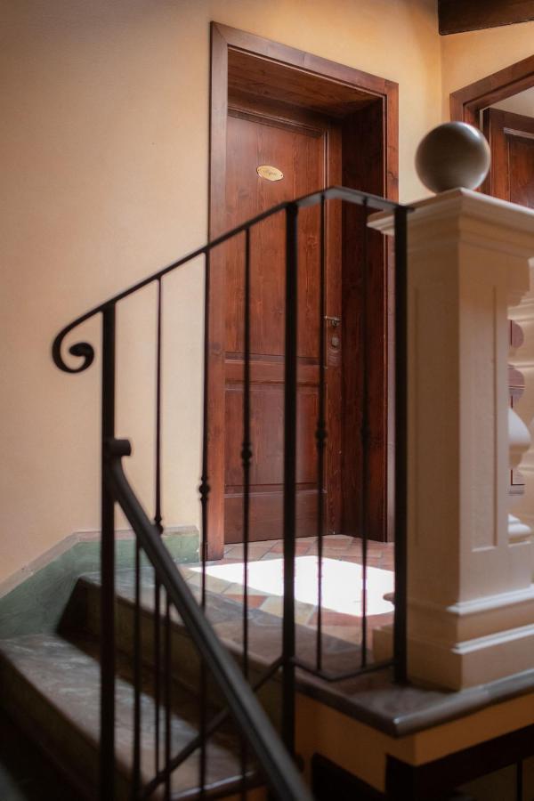 Locanda Le Logge Urbisaglia Esterno foto