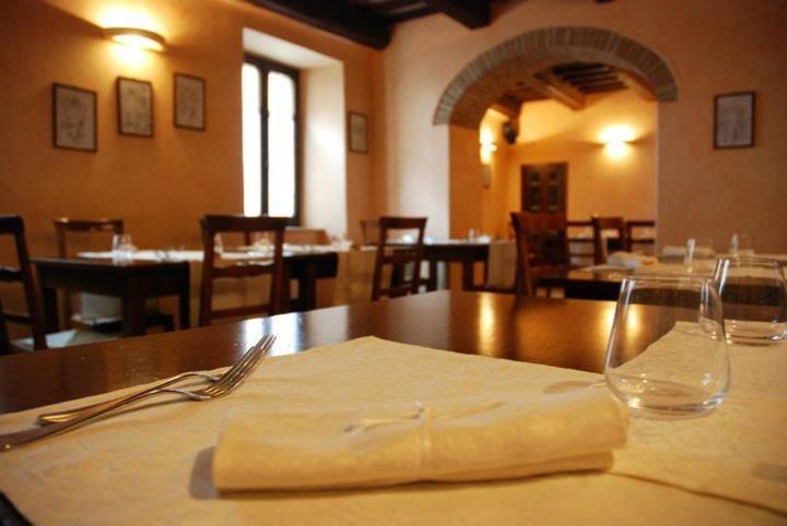 Locanda Le Logge Urbisaglia Esterno foto