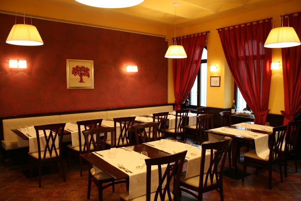 Locanda Le Logge Urbisaglia Esterno foto