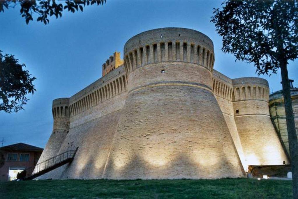 Locanda Le Logge Urbisaglia Esterno foto